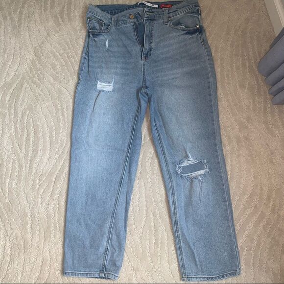 Celebrity Pink Straight Leg Light Wash Ripped Jeans - Picture 1 of 6